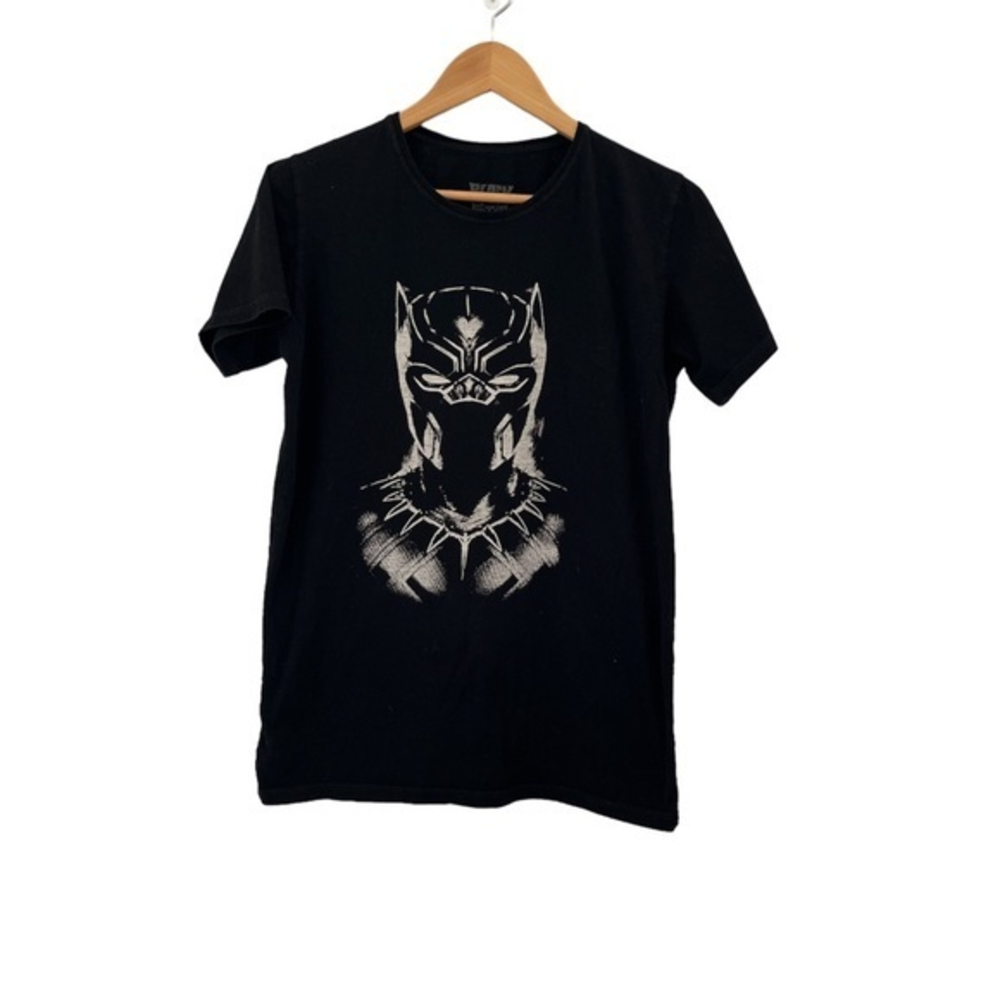 Black panther T-shirt‎